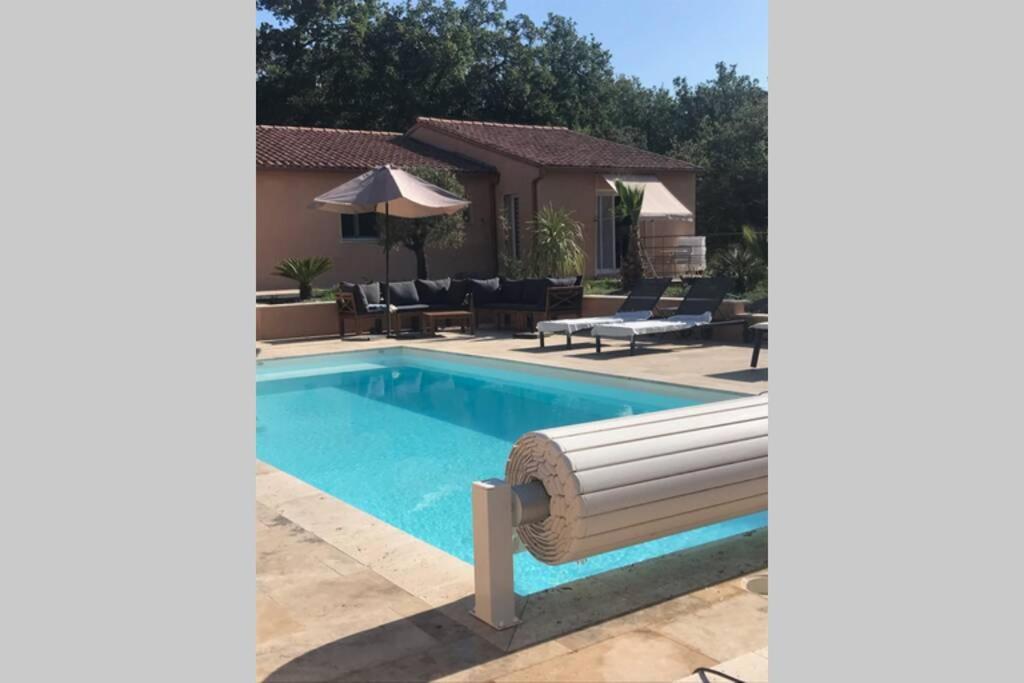 Logement Attenant A Une Villa T2 Avec Terrasse . 伊索勒河畔贝斯 外观 照片