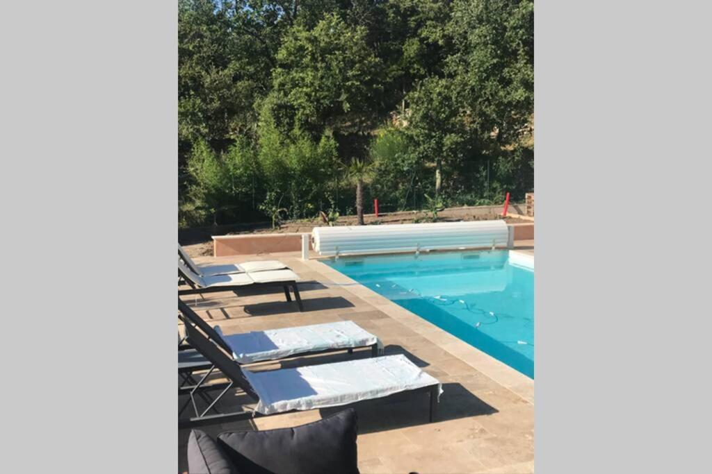Logement Attenant A Une Villa T2 Avec Terrasse . 伊索勒河畔贝斯 外观 照片