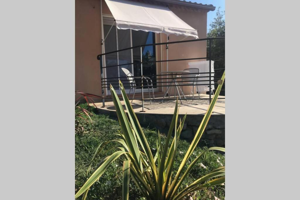 Logement Attenant A Une Villa T2 Avec Terrasse . 伊索勒河畔贝斯 外观 照片