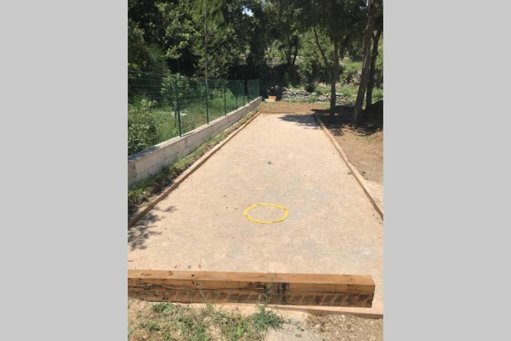 Logement Attenant A Une Villa T2 Avec Terrasse . 伊索勒河畔贝斯 外观 照片